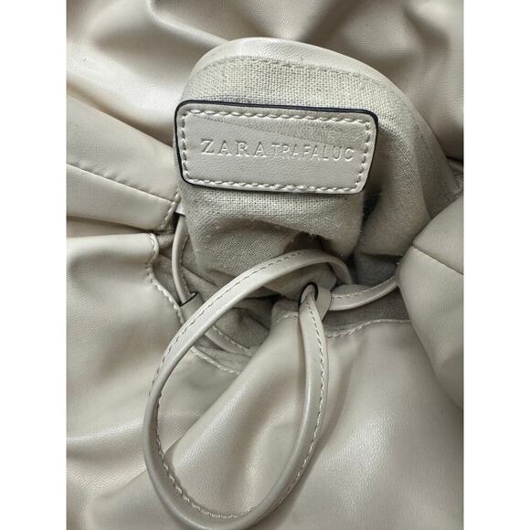 ZARA Trafaluc White Bucket-Style Small Leather Shoulder Bag - Picture 5 of 6